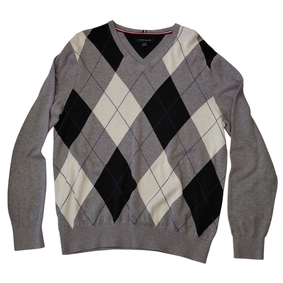 Tommy Hilfiger V-Neck Sweater in Gray and Black Argyle - Picture 1 of 6